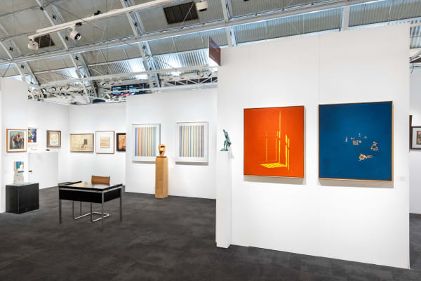 Laf 26 Angled Wide Stand Shot Massouras