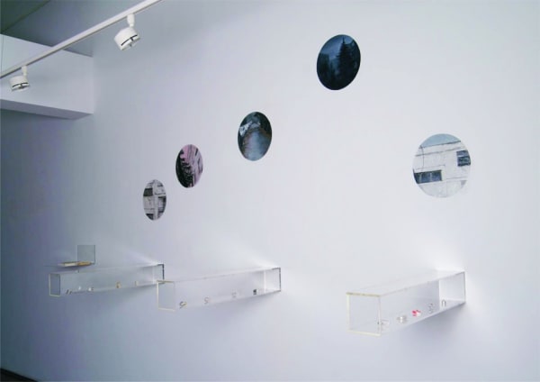 Extins/contemporary jewelry and accessories Ana Alexe , Angi Apostol, Carla Szabo, Kristina Dragomir, Kuki Constantinescu, Mihaela Tarhuna, Mihaela Zvîncă, Roxana Davidescu, Lusiana Libidov