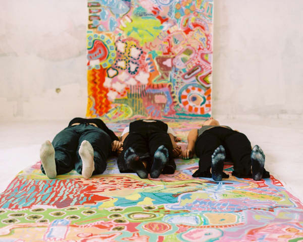 The collective Vês.Três presents “Papel de Parede.”