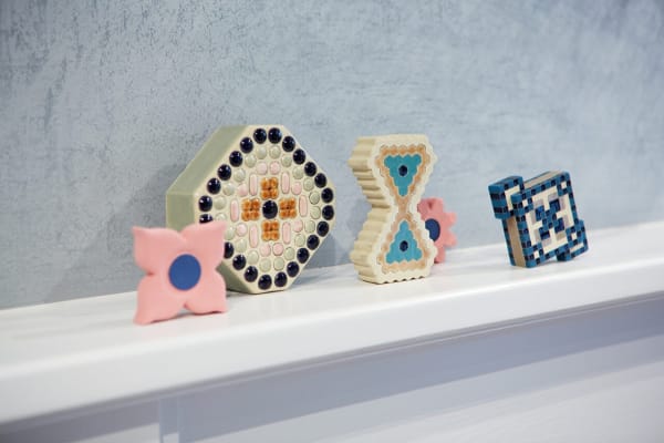 Frances Priest - Collection Kirkcaldy Patterns IV, set of five ceramic sculptures