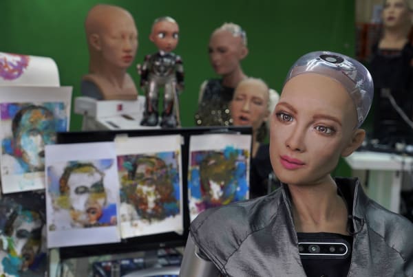 La robot Sophia, en el estudio de Hanson Robotics en Hong Kong en marzo de 2021. VINCENT YU / AP
