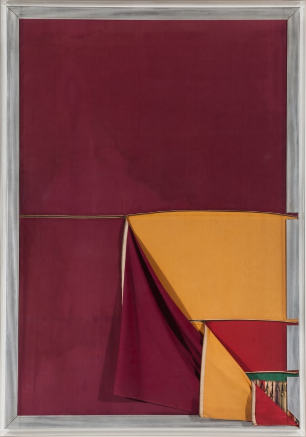 Nelson Leirner Homenagem a Fontana, 1967 técnica mista 185 x 130 cm