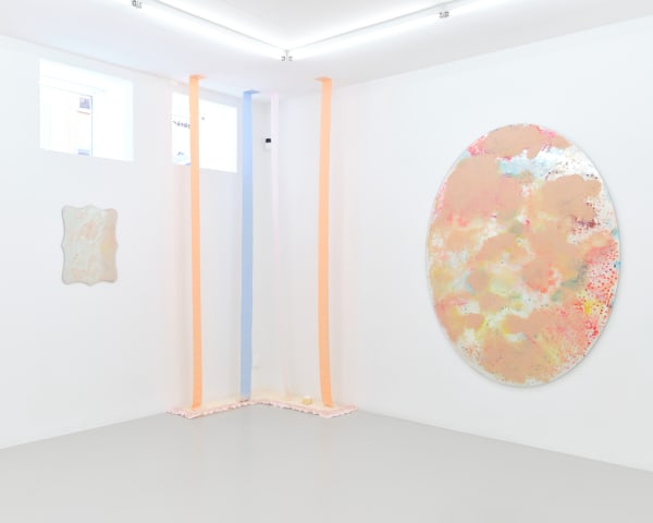 Karla Black, Paths Properly Told, 2018, glass, wood, clay, paint, vaseline, lip gloss and eye shadow, 139 x 96 x 32 cm, Courtesy of the artist and Galerie Gisela Capitain, Photo: Simon Vogel