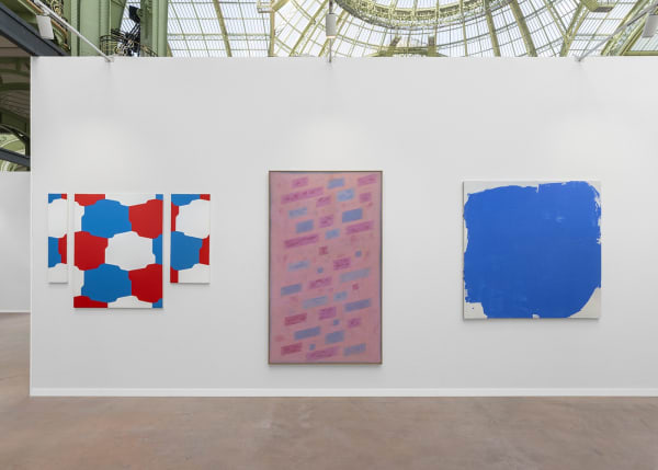 Vue du stand E8, Courtesy Galerie etc. © Nicolas Brasseur
