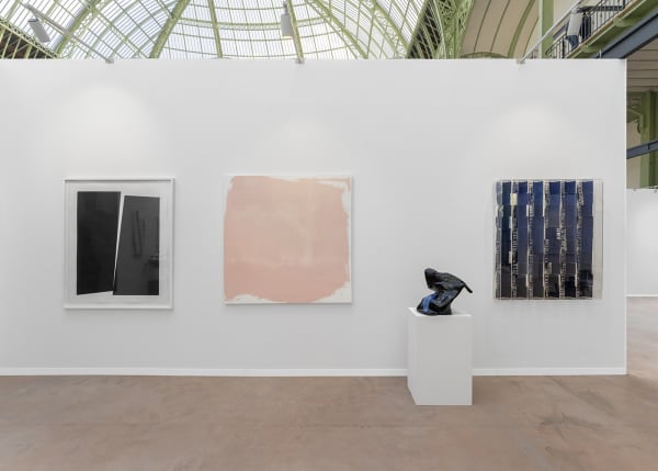 Vue du stand E8, Courtesy Galerie etc. © Nicolas Brasseur