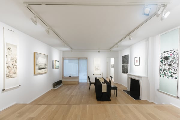 Photo of the Fu Qiumeng gallery during a show