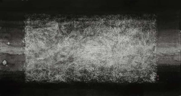 Black & white ink works have left white trails of movement