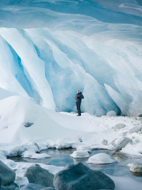 Su Jiehao's Work, Sarah in front of the glacier