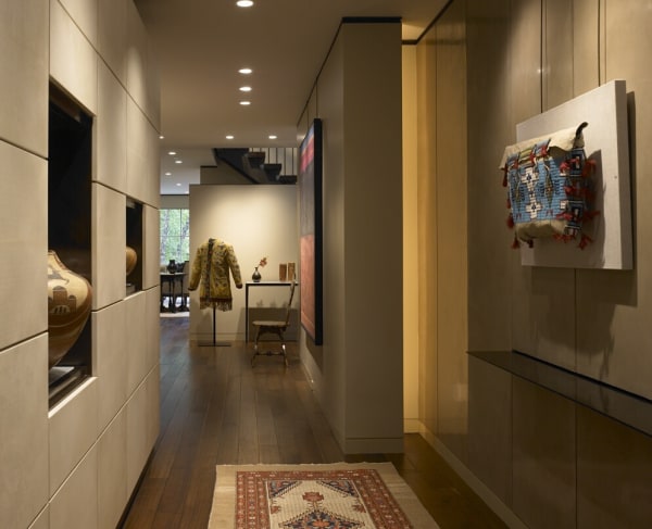 This landmark residence in Chicago’s Lincoln Park was renovated to provide a backdrop for the client’s prized collection of Native American artifacts, Navajo textiles, vessels and photographs by Edward Curtis. Photography by Tony Soluri.