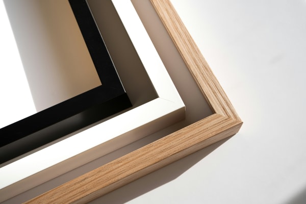 Wide range of framing materials and solutions.