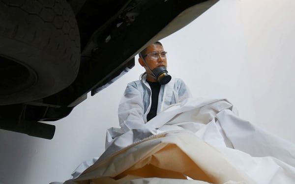 Looking and Seeing by Pichai Pongsasaovapark