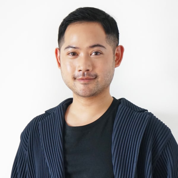 Jongsuwat Angsuvarnsiri , Co-founder