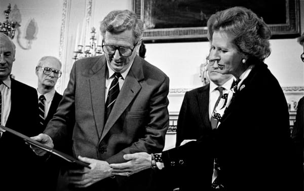 Signing of Anglo Irish Agreement by Taoiseach (Prime Minister) Garret FitzGerald and British Prime Minister, Margaret Thatcher. 15/11/1985. Photo: © Eamonn Farrell.