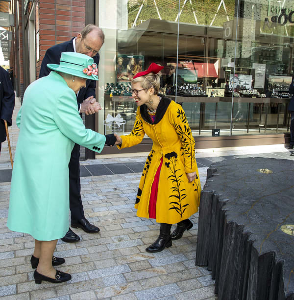 Hm The Queen Bracknell Visit 102