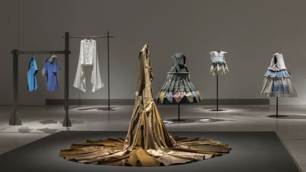 HANNAH TOTICKI: EVERYTHING, EVERYWHERE, ALL THE TIME, SOLO EXHIBITION, ΕΜΣΤ, ATHENS, GREECE