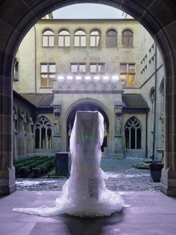 Pamela Rosenkranz Alien Blue Light 2018 Fraum Nster 2