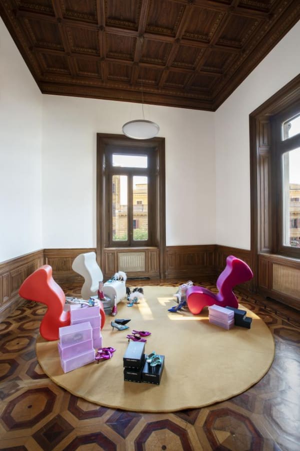 Sylvie Fleury Chaussures Italiennes 2019 Istituto Svizzero 9