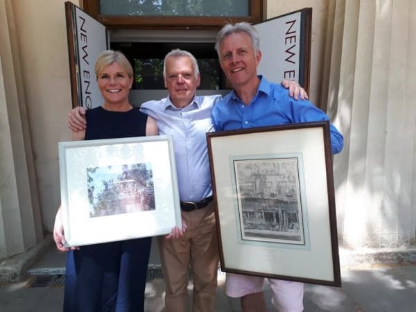 Richard hands over the picture of the Egyptian Hall on Piccadilly being demolished by Muirhead Bone to Peter Brown, and Sarah receives a drawing of the 1904 selection committee.