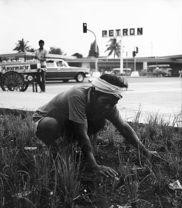 Ans Westra Philippines, 1986 Framed silver gelatin 322 x 276 mm ______