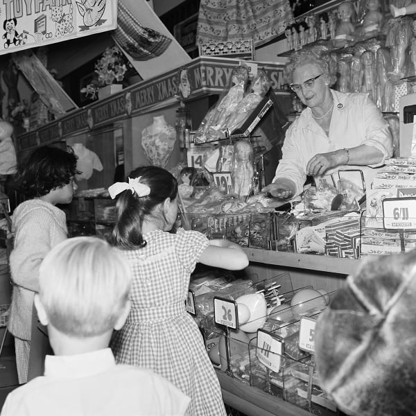 Ans Westra Wellington, 1968, from 'Holiday in the Capital' Archival pigment inks on Hahnemuhle paper 380 x 380 mm Edition of 25 ______