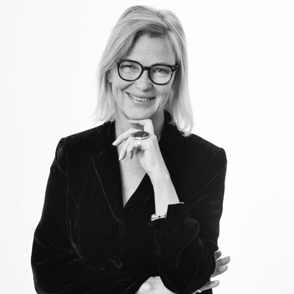 Porträttbild av Gunnel Sahlin i svartvit