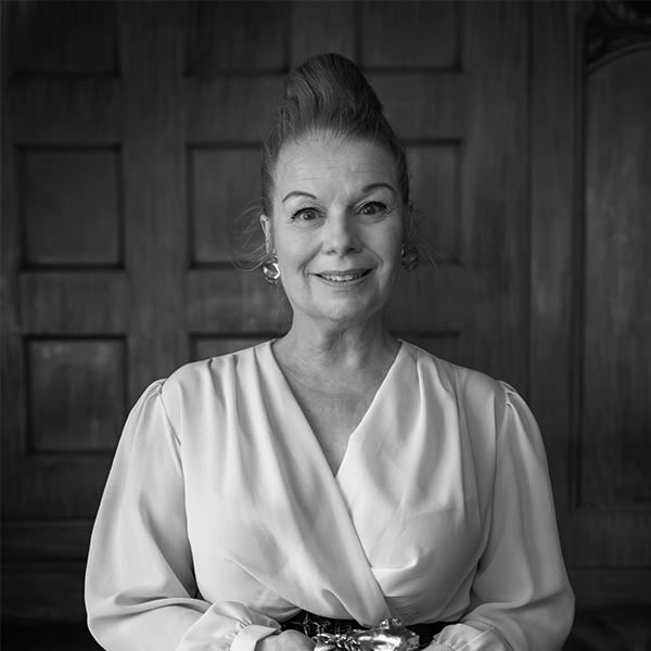 svartvit porträttbild Charlotte Birnbaum