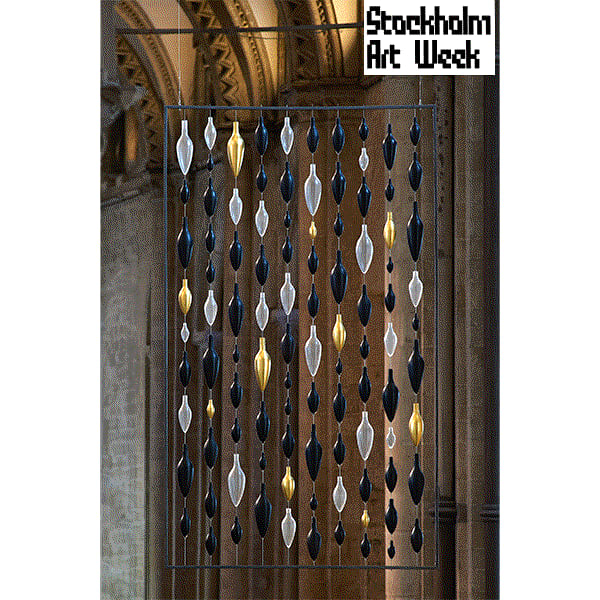 Glasram av Baldwin Guggisberg, svart, vit, guld, hängande verk