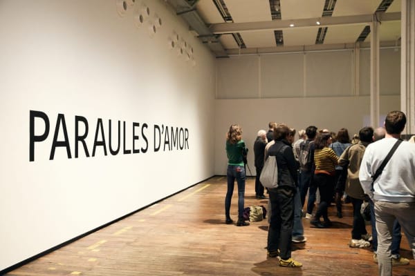 Núria Güell, entretejiendo ‘paraules d’amor’