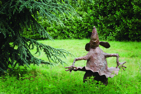 Mouse ballerina bronze garden sculpture