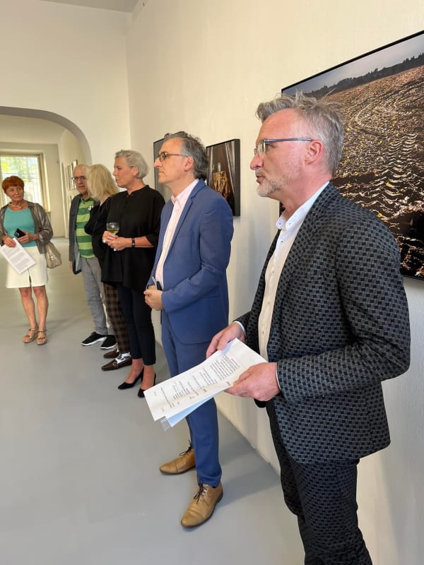 282051903 2062771557227393 6320016088521190118 N