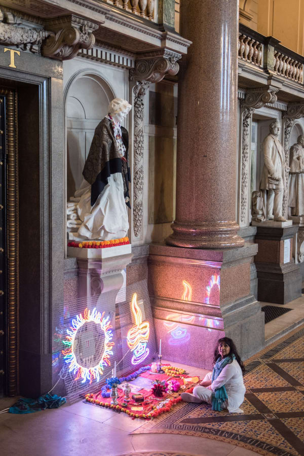 Statues Redressed
