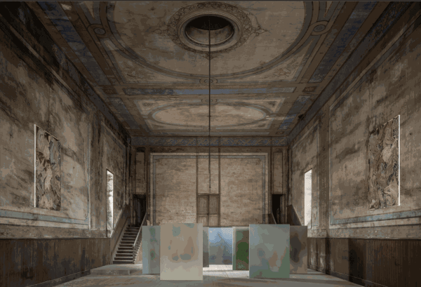 Vue de l'installation, Terra 2023, commissariée par Jenn Eliss, Théâtre Antique, Beaune, Bourgogne, France