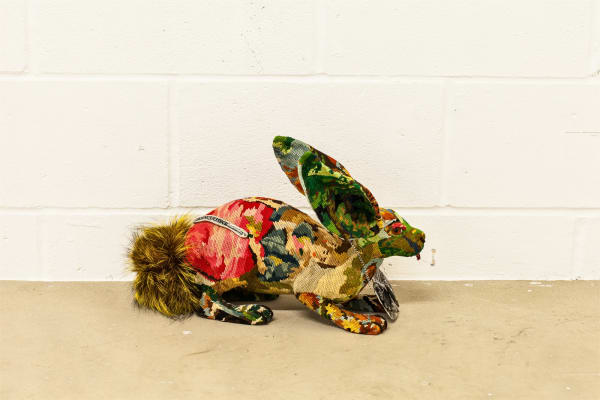 Bonny Lying Gold Back