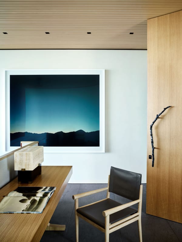 Ridgeline 72 × 89.5 INCHES (182.9 × 227.3 CM.) PRIVATE COLLECTION | Kona, HI Designer: Nicole Hollis Photo Credit: Douglas Friedman