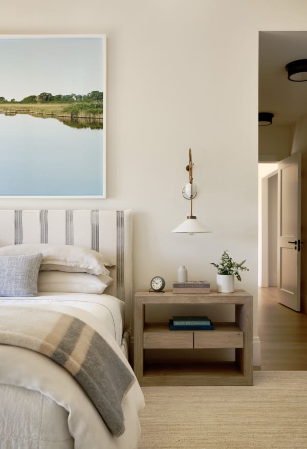 Long Pond III 72 × 60 INCHES (182.9 × 152.4 CM.) Private Collection | Nantucket Design: Tharon Anderson Design Photo Credit: Read McKendree