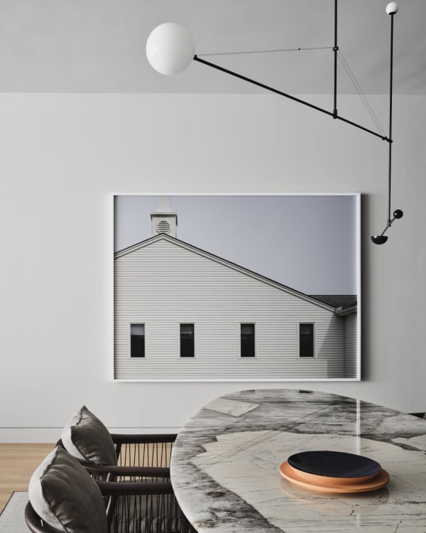 Perryville Bible Church 65 × 88 INCHES (165.1 × 223.5 CM.) Private Collection | Dallas, TX Designer: Emily Summers Design Photo: Douglas Friedman