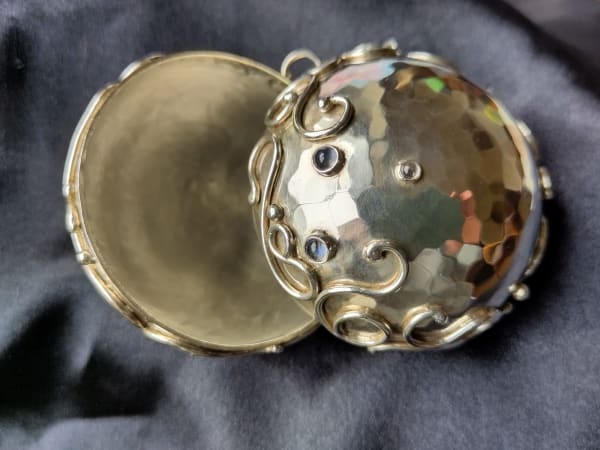 Rosemary Graham, Worldie Box