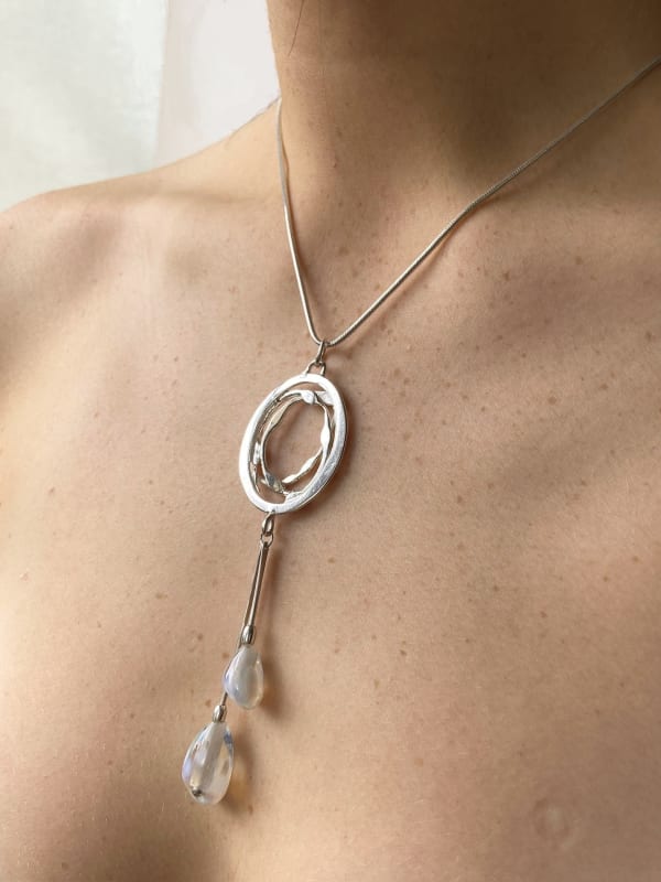 Imogen Moran, Drop Bead Exposed Pendant