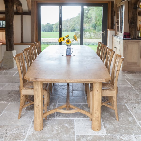 The design of the under-structure of the table was inspired by Arts and Crafts ‘hay-rake stretcher’ tables. This design gives good legroom to everyone sat at the table.