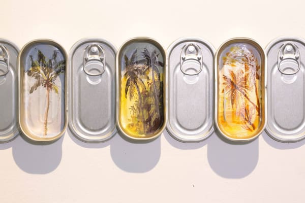 Néstor García Las Palmeras y lo Tropical, 2025 Oil on anchovy tin cans 10 x 200 cm | 3.94 x 78.74 in
