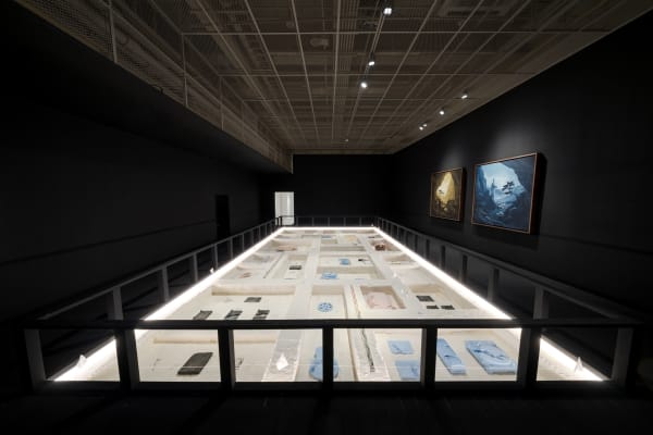 Installation views of the exhibition “Daniel Arsham: SEOUL 3024,” LOTTE Museum of Art, Seoul. Photo: Jeon Byung-cheol. Courtesy of LOTTE Museum of Art, Seoul.