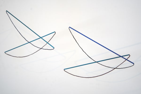 Elias Crespin, La Danza de las catenarias 2, 2024. Electrokinetic work with catenary elements, 320x260x18cm. Photo: Sergio Daniel Azuaje © Atelier Elias Crespin, 2024. On view at the Maison de l'Amérique Latine.
