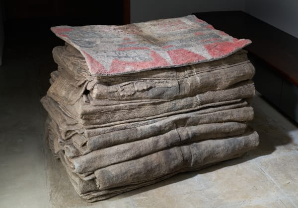 2001-03 《Work2003 (Newspaper)》 日常ゴミの溶融スラグ、陶 H89xW97xD141cm