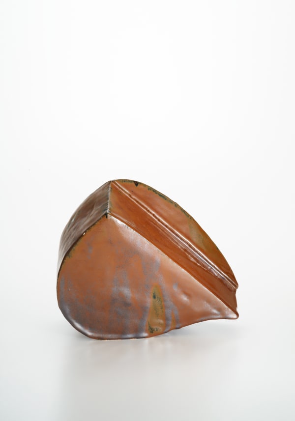 風の道標ー益子にて月ひかる/ Signpost of the wind- The moon shines in Mashiko 1990, 陶/ Ceramic H26 × W32 × D17 cm