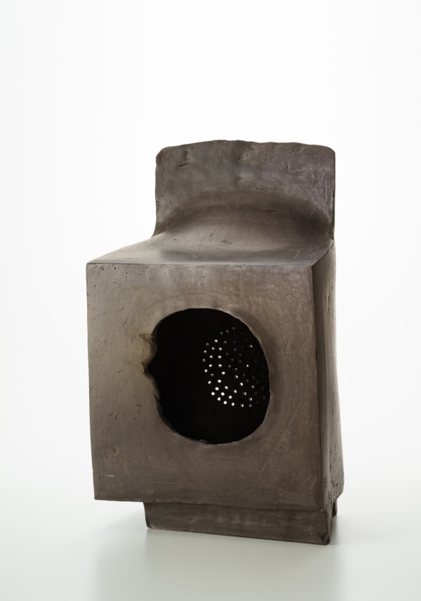 羽根をたたむ 1985, 陶/ Ceramic H50 x W3 1x D19.5 cm