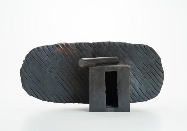 風立 I　 1984, 陶/ Ceramic H22.5 x W52 x D21.5 cm