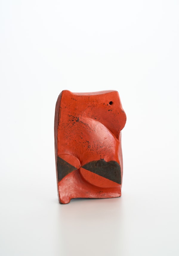 道に迷った風 2023, 陶/ Ceramic H21 × W13.5 × D9 cm