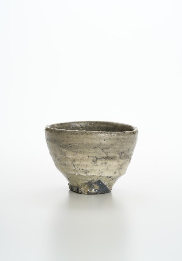 貝釉茶碗/ Tea bowl with shell glaze 1980年代, 陶/ Ceramic H8.8 × W12.7 × D12.7 cm