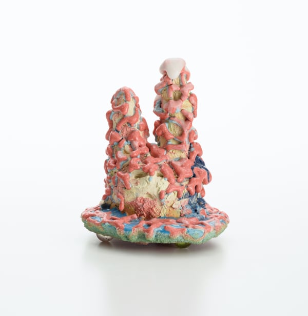 リラックスしたかたち503022/ Relaxed form 503022 2022, 粘土、釉薬、(作品裏側:メディウム、アクリ ル絵具、スーパーボール)/ Ceramic clay, glaze, (Back side: medium, acrylic paint, super ball) H16.5 × W13 × D12.5 cm