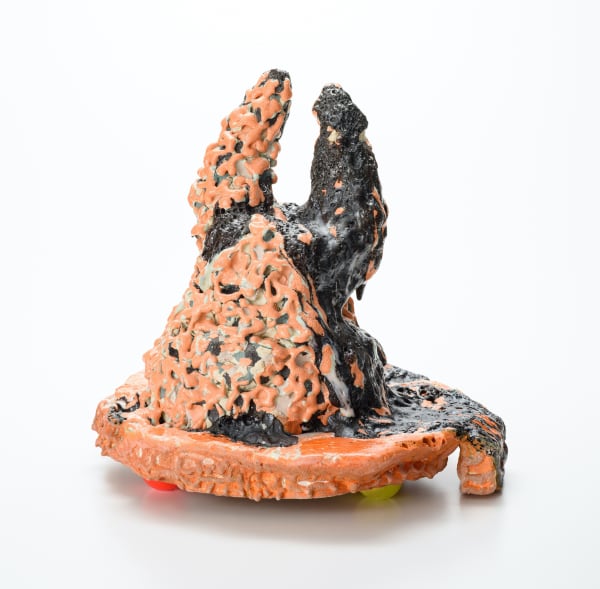 真夏の感触923022/ Feeling of midsummer 923022 2022, 粘土、釉薬、(作品裏側:メディウム、アクリ ル絵具、スーパーボール)/ Ceramic clay, glaze, (Back side: medium, acrylic paint, super ball) H28.5 × W39 × D37 cm